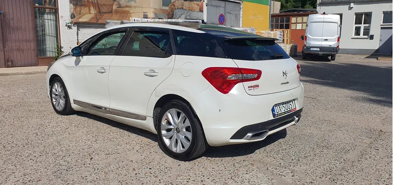 CITROEN DS5 1.6 HDi 115 KM klima, alu, elektryka, panorama, navi, automat