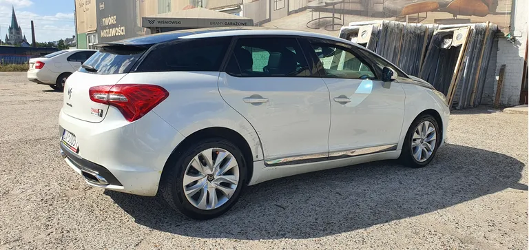 CITROEN DS5 1.6 HDi 115 KM klima, alu, elektryka, panorama, navi, automat