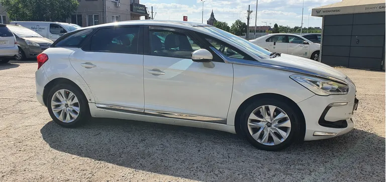CITROEN DS5 1.6 HDi 115 KM klima, alu, elektryka, panorama, navi, automat