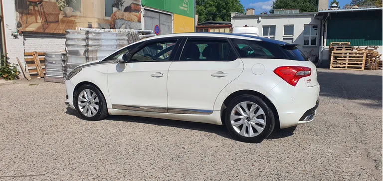 CITROEN DS5 1.6 HDi 115 KM klima, alu, elektryka, panorama, navi, automat