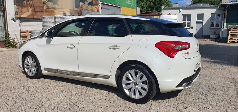 CITROEN DS5 1.6 HDi 115 KM klima, alu, elektryka, panorama, navi, automat